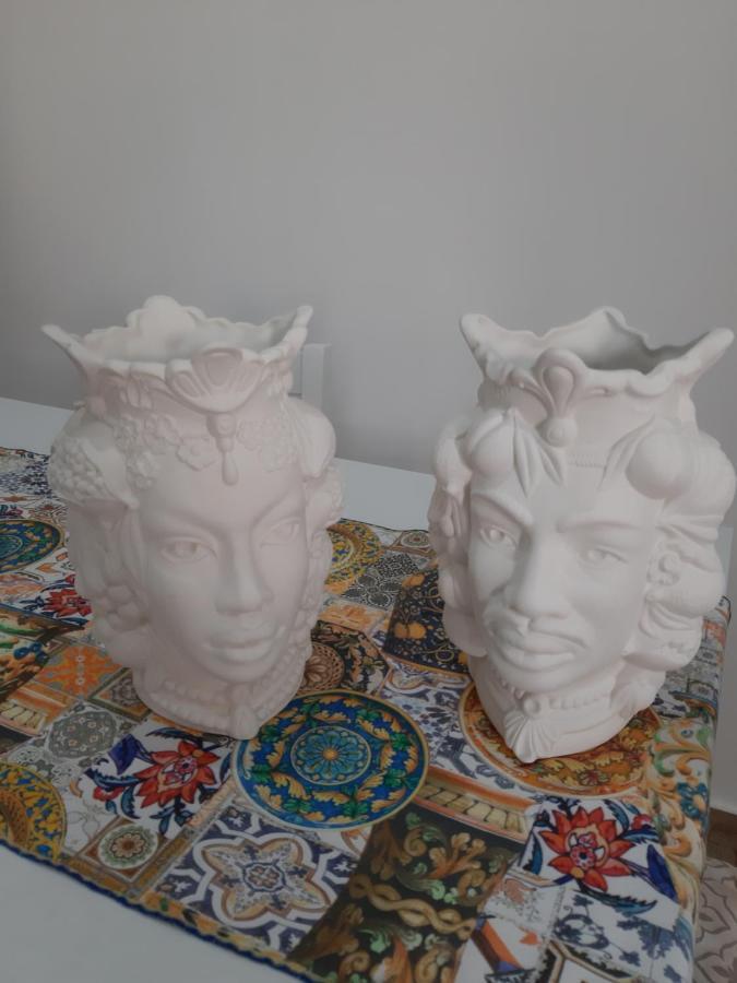 דירות סירקוזה Two Face מראה חיצוני תמונה